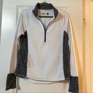 AMERICAN HERITAGE SO Juniors long sleeve pullover fleece.